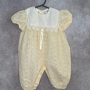 VTG 80s Rose Cottage‎ One Piece Romper White Lace Collar Rosette Infant 3/6 mo